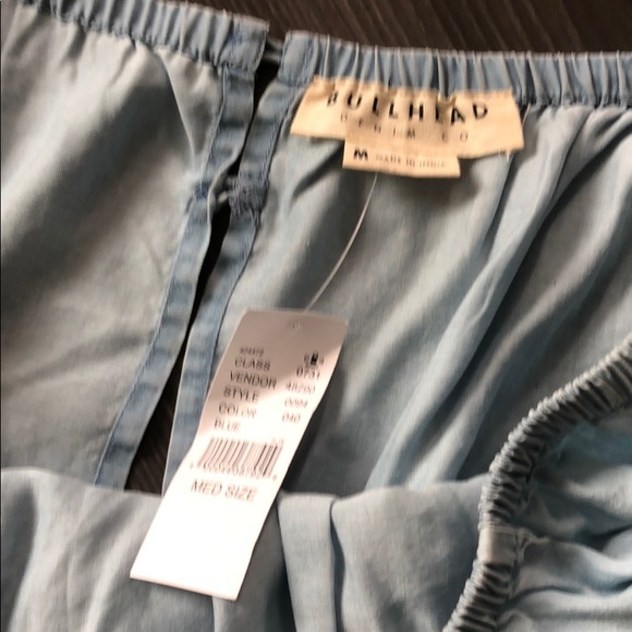 Off the shoulder chambray top - Picture 6 of 8